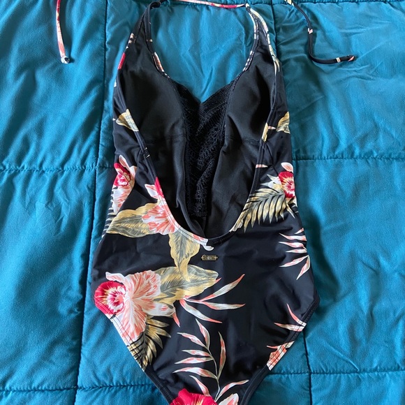 Roxy Hawaiian tropical floral one piece swimsuit - Picture 2 of 2
